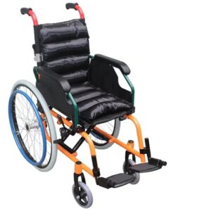 SILLA DE RUEDAS INFANTIL DE ALUMINIO CON DESCANSABRAZOS Y RESPALDO ABATIBLE SP9600